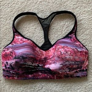 Lululemon sports bra